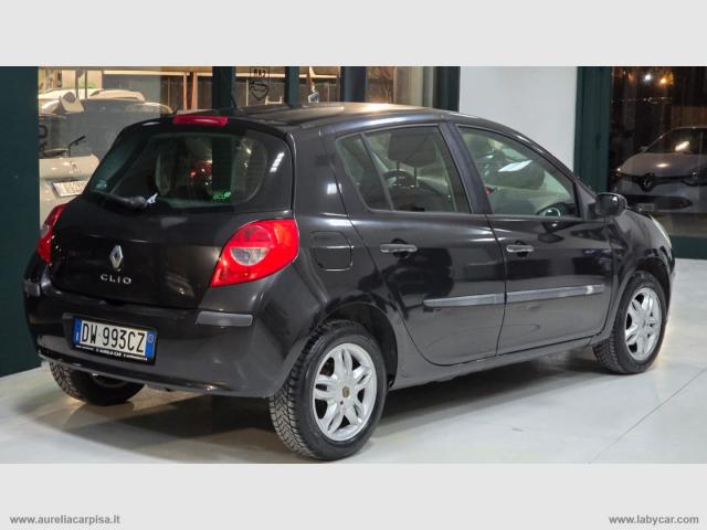 Auto - Renault clio 1.2 5p. le iene