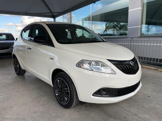 Lancia ypsilon 1.0 firefly 5p. s&s hybrid oro