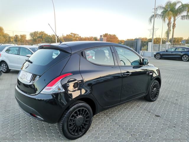 Auto - Lancia ypsilon 1.2 69 cv 5p. s&s elefantino