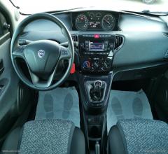 Auto - Lancia ypsilon 1.2 69 cv 5p. s&s elefantino