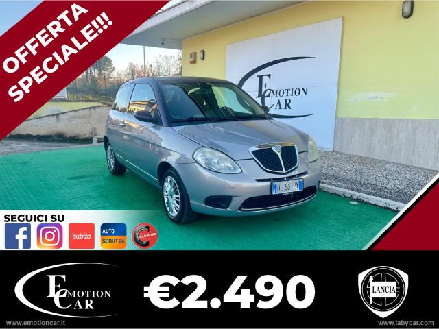 Lancia ypsilon 1.3 mjt 75 cv argento