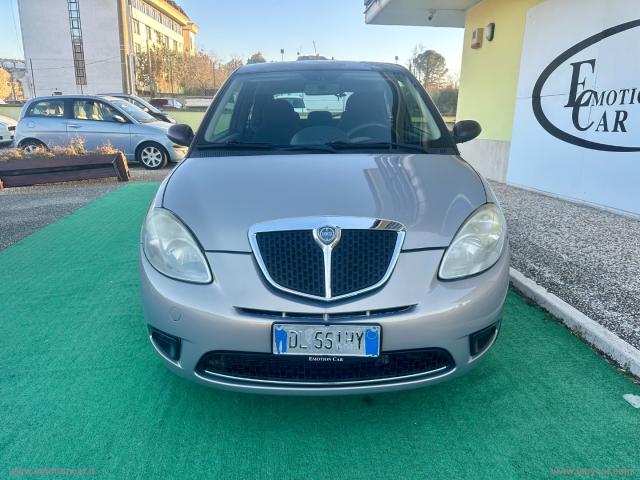 Auto - Lancia ypsilon 1.3 mjt 75 cv argento