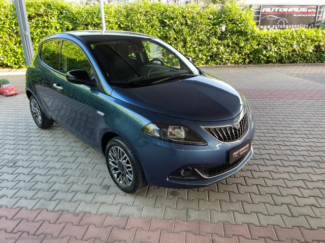 Lancia ypsilon 1.0 firefly 5p.s&s hyb. gold pl.