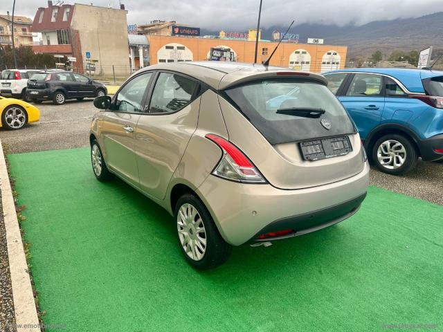 Auto - Lancia ypsilon 1.3 mjt 95 cv 5p. s&s gold