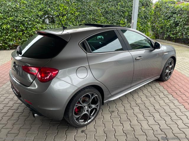 Auto - Alfa romeo giulietta 1750 tbi quadrifoglio verde