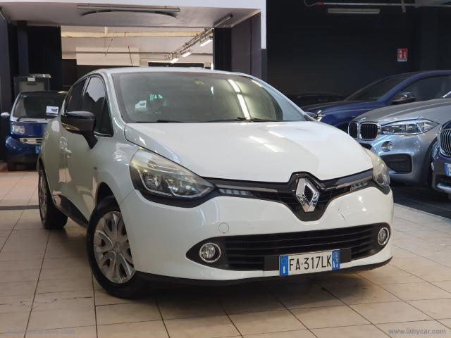 Auto - Renault clio 1.5 dci 8v 75 cv 5p. costume nat.