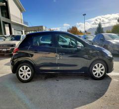 Auto - Peugeot 208 puretech 82 5p. active