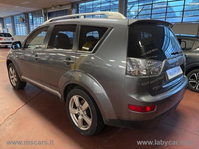 Auto - Mitsubishi outlander 2.2 di-d 4wd instyle 7p.