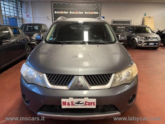 Auto - Mitsubishi outlander 2.2 di-d 4wd instyle 7p.