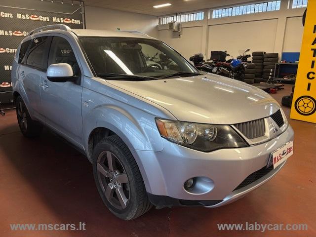 Auto - Mitsubishi outlander 2.2 di-d 4wd instyle 7p.