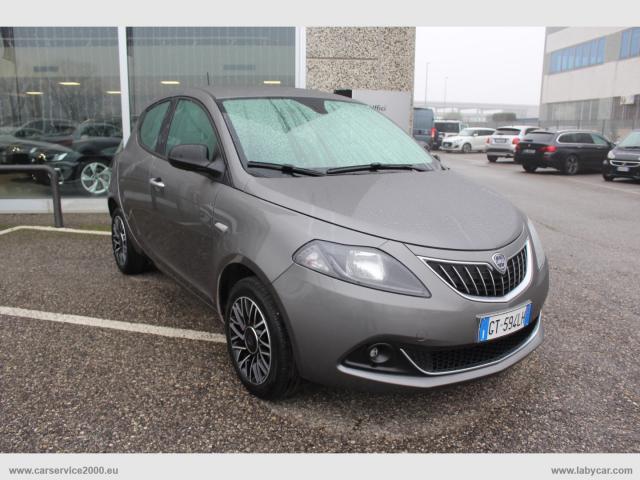 Lancia ypsilon 1.0 firefly 5p.s&s hyb. gold pl.