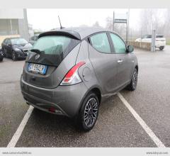 Auto - Lancia ypsilon 1.0 firefly 5p.s&s hyb. gold pl.