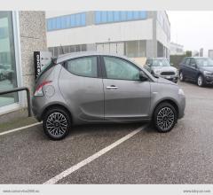 Auto - Lancia ypsilon 1.0 firefly 5p.s&s hyb. gold pl.