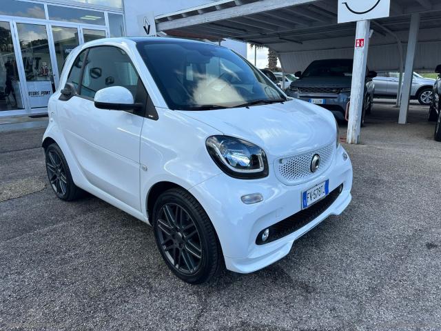 Auto - Smart fortwo 90 0.9 turbo twin. brabus style