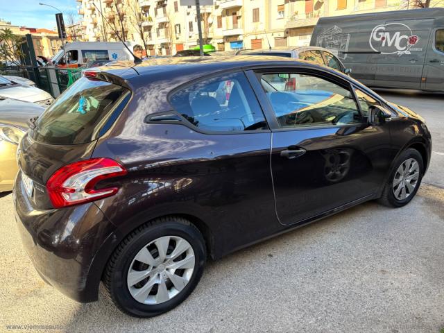 Auto - Peugeot 208 1.2 vti 82 cv 3p. access