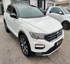 Auto - Volkswagen t-roc 1.5 tsi act style