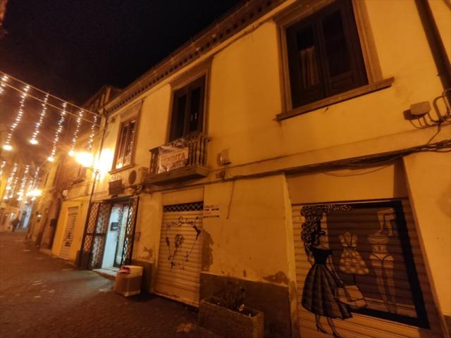 Casa indipendente in vendita a rogliano centro storico