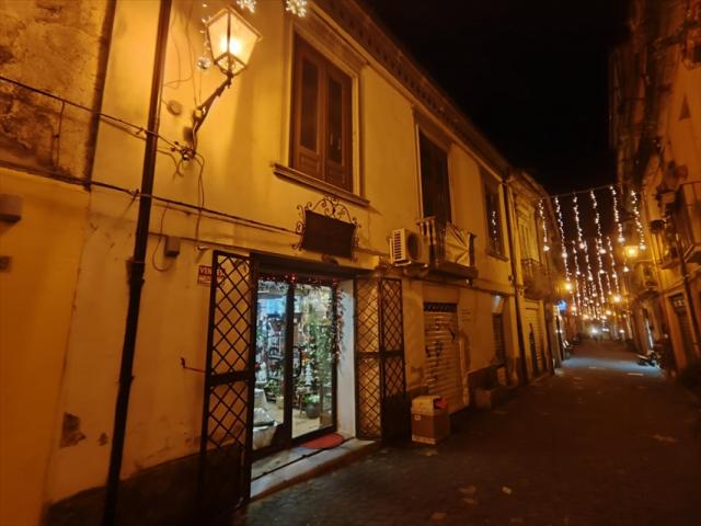 Appartamenti in Vendita - Casa indipendente in vendita a rogliano centro storico