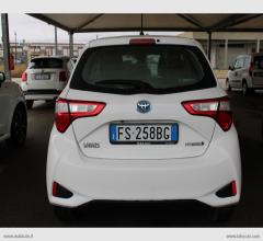 Auto - Toyota yaris 1.5 hybrid 5p. active