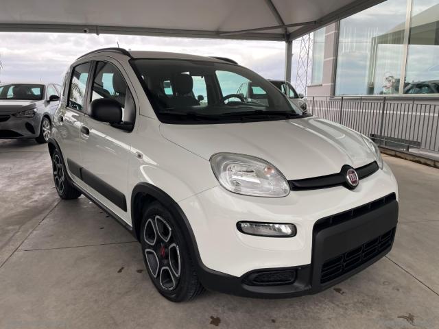 Fiat panda 1.0 firefly s&s hybrid city life