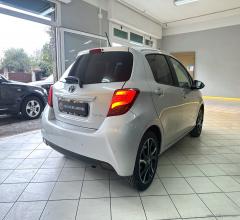 Auto - Toyota yaris 1.5 hybrid 5p. style