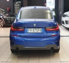 Auto - Bmw 330i msport