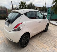 Auto - Lancia ypsilon 1.2 69 cv 5p. gpl gold