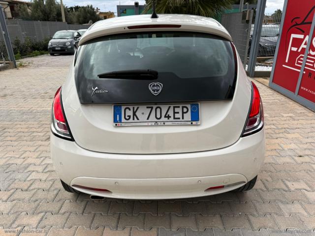 Auto - Lancia ypsilon 1.2 69 cv 5p. gpl gold