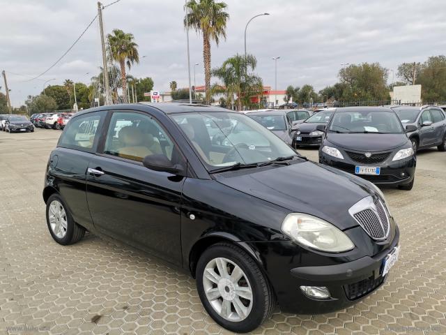 Auto - Lancia ypsilon 1.3 mjt 16v platino