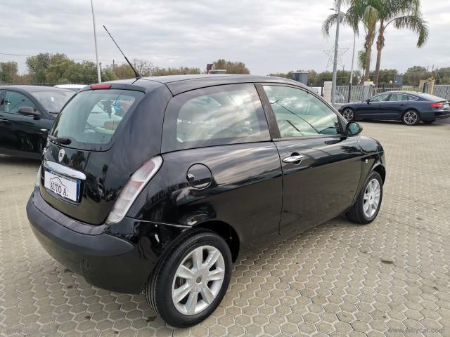 Auto - Lancia ypsilon 1.3 mjt 16v platino