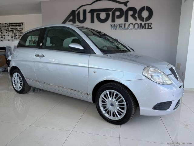 Auto - Lancia ypsilon 1.4 argento ecochic gpl