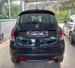 Auto - Lancia ypsilon 1.0 firefly 5ps&s hyb. eco silv.