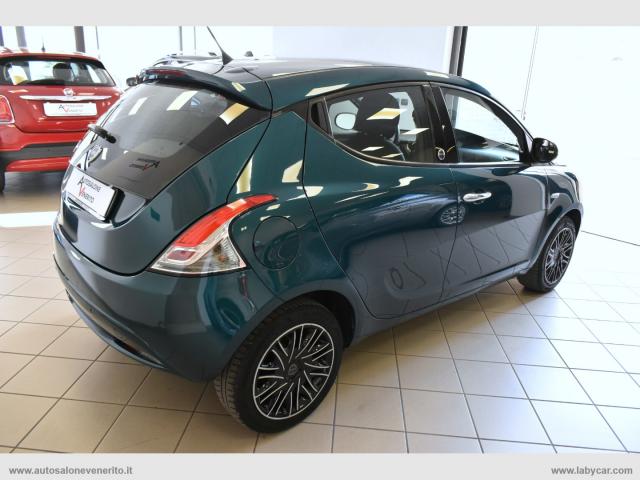 Auto - Lancia ypsilon 1.2 69 cv 5p. gpl ecochic gold