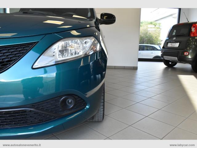 Auto - Lancia ypsilon 1.2 69 cv 5p. gpl ecochic gold