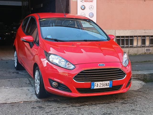 Auto - Ford fiesta 1.4 3p. bz.- gpl