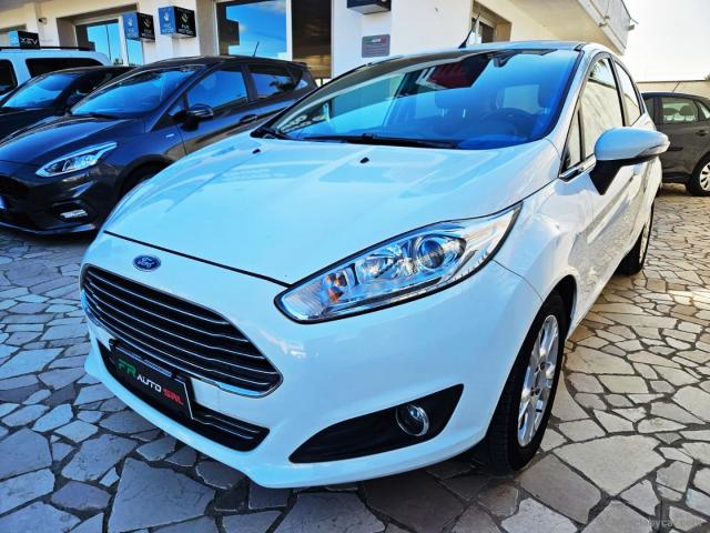 Auto - Ford fiesta 1.4 5p. bz.-gpl black & white ed.