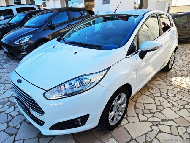 Auto - Ford fiesta 1.4 5p. bz.-gpl black & white ed.