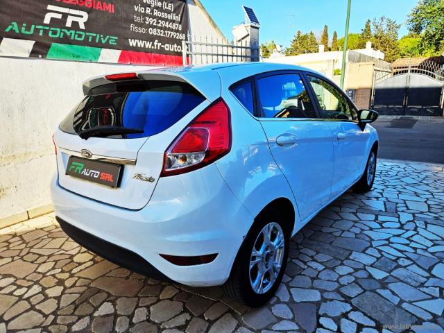 Auto - Ford fiesta 1.4 5p. bz.-gpl black & white ed.