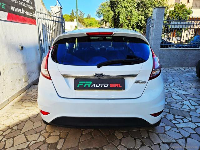 Auto - Ford fiesta 1.4 5p. bz.-gpl black & white ed.