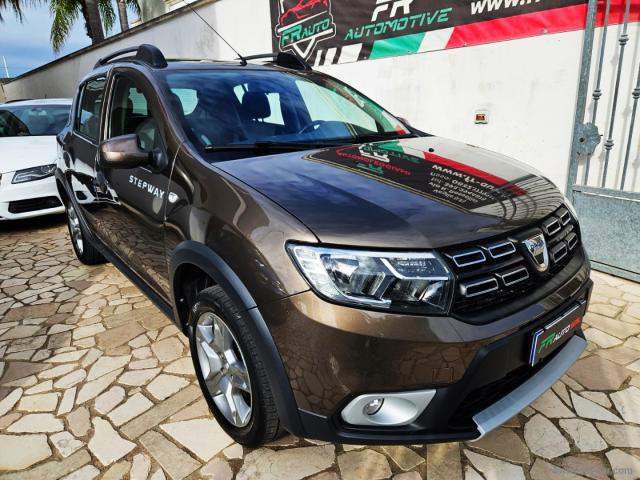 Auto - Dacia sandero stepway 0.9 tce 12v t-gpl 90 s&s