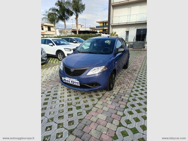 Auto - Lancia ypsilon 1.2 69 cv 5p. unyca