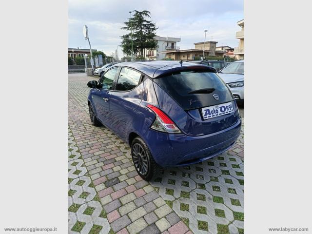 Auto - Lancia ypsilon 1.2 69 cv 5p. unyca