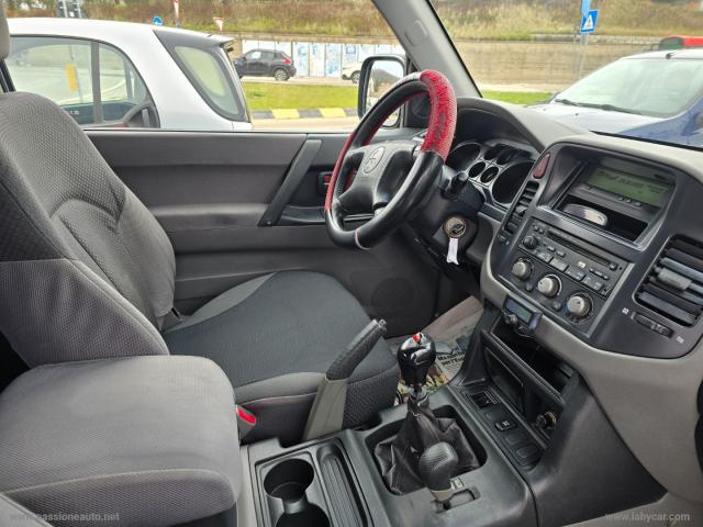 Auto - Mitsubishi pajero 2.5 tdi 3p. gl autocarro