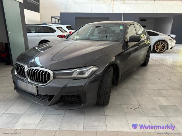 Auto - Bmw 530d msport