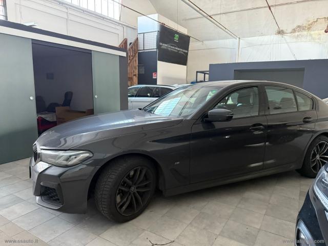 Auto - Bmw 530d msport