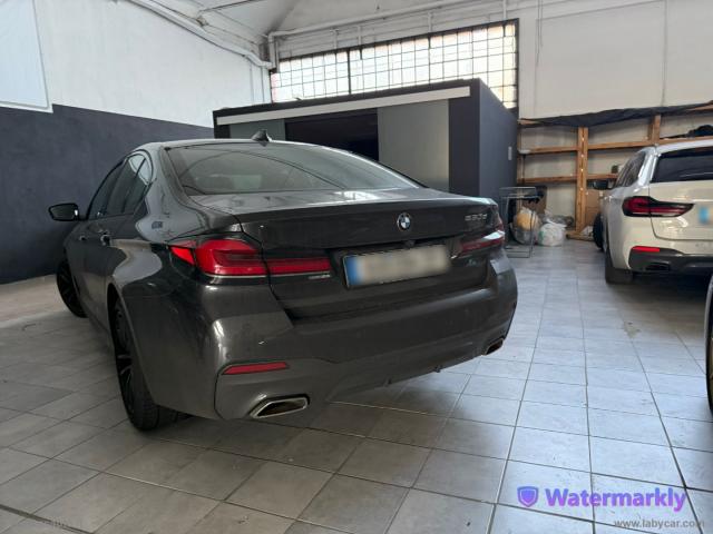 Auto - Bmw 530d msport