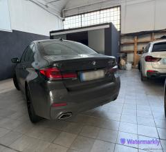 Auto - Bmw 530d msport