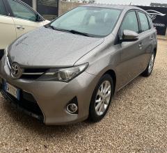 Auto - Toyota auris 1.4 d-4d lounge