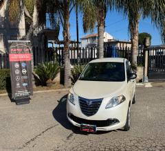 Auto - Lancia ypsilon 1.3 mjt 95 cv 5p. s&s platinum