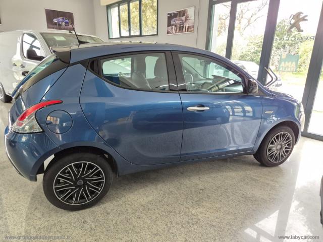 Auto - Lancia ypsilon 1.0 firefly 5p.s&s hyb. eco gold